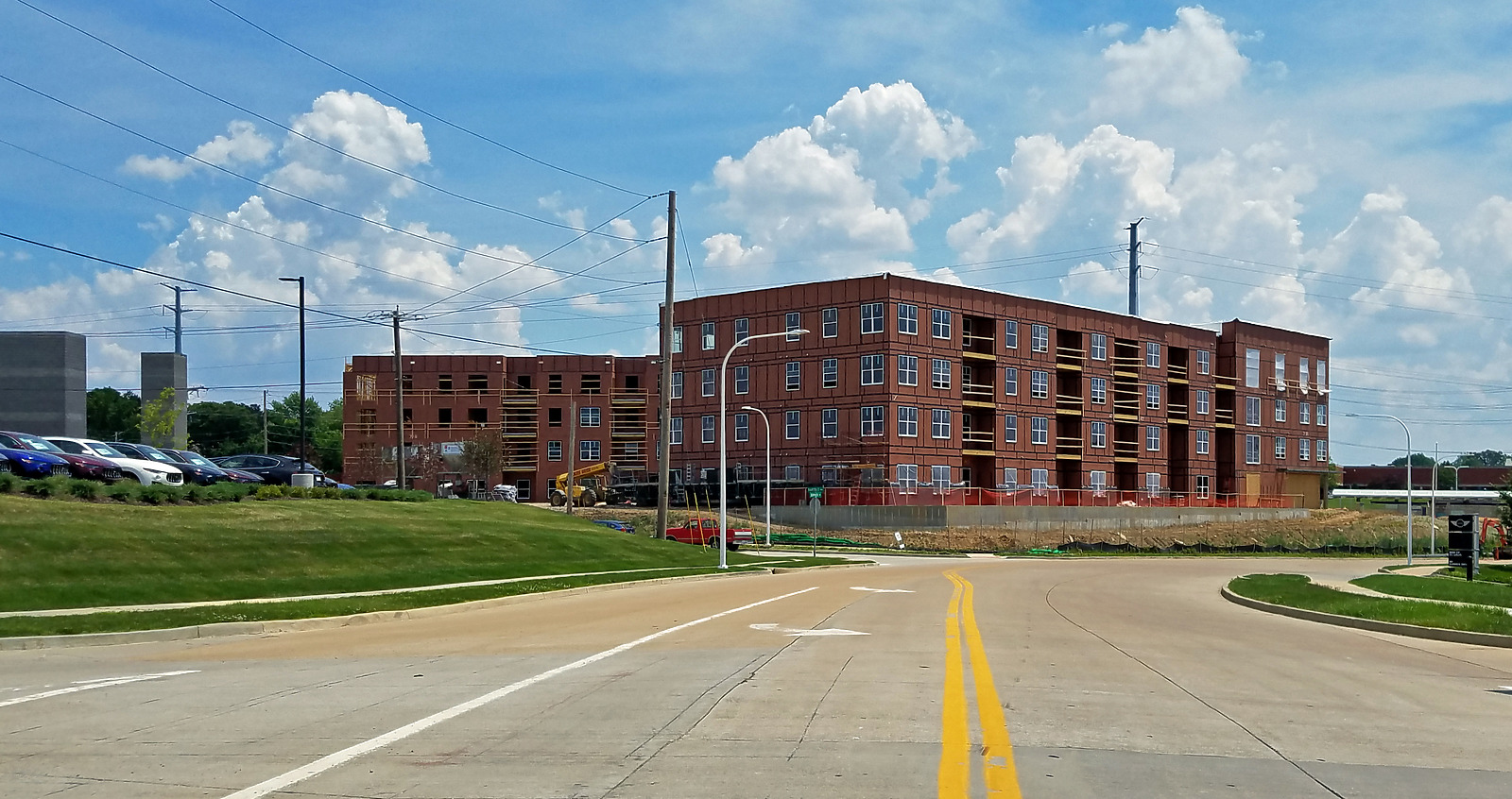 Sunnen Station Apartments In Maplewood Low Rise Building